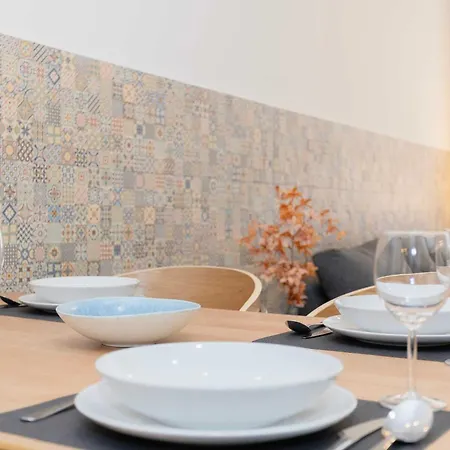 Liiiving In - Invictus Bolhao Market Apartment Porto