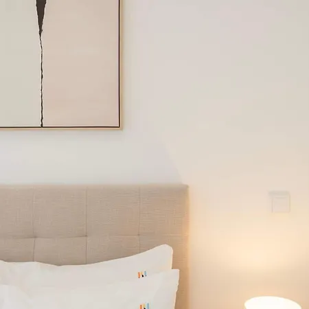 Liiiving In - Invictus Bolhao Market Apartment *