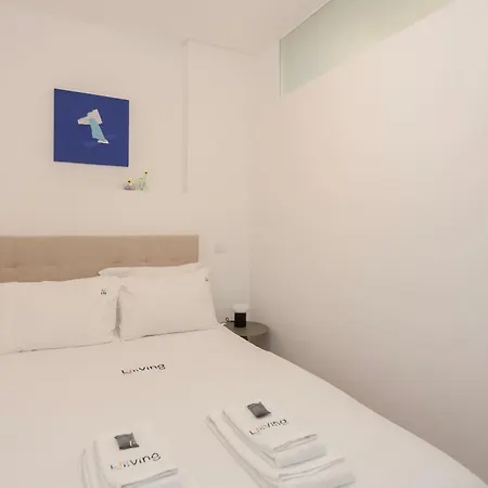 Liiiving In - Invictus Bolhao Market Apartment Porto